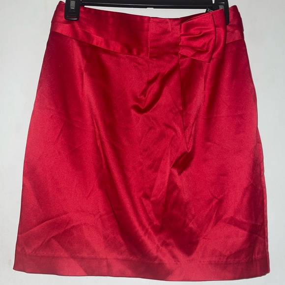 NWT Petite Lauren by Ralph Lauren Skirt in red with satin material! - Picture 1 of 3